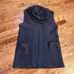 Women's Gray Sleeveless Cashmere & Wool Sweater Vest with hood